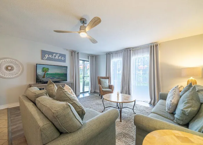 Edgewater Villa 1104 \'Sandy Feet Retreat\'